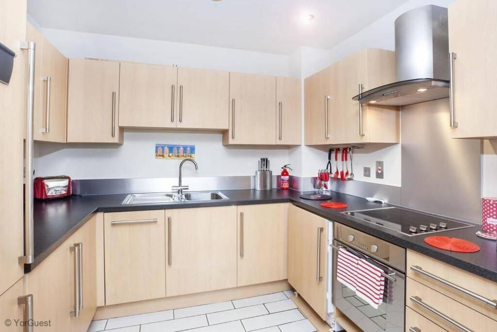 Apartment 12 Popeshead Court Йорк Екстериор снимка